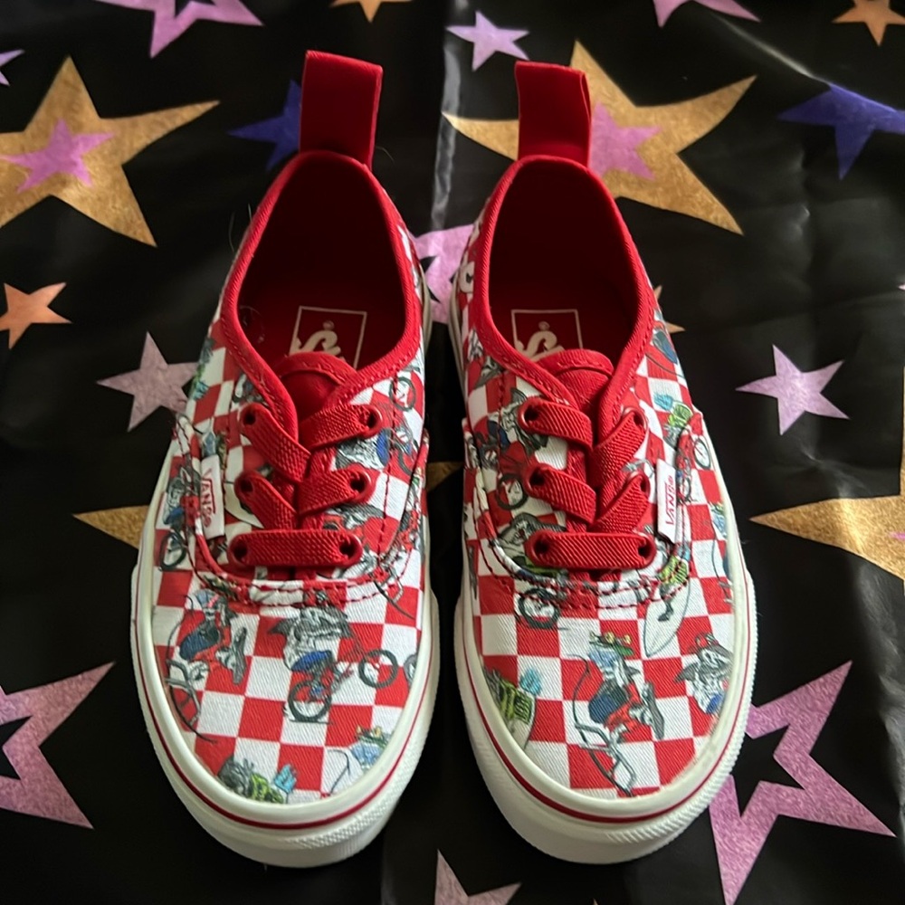 Vans Kids Red White Slip on Shoe New NOB 10.5 Authentic Sharks Toddler
